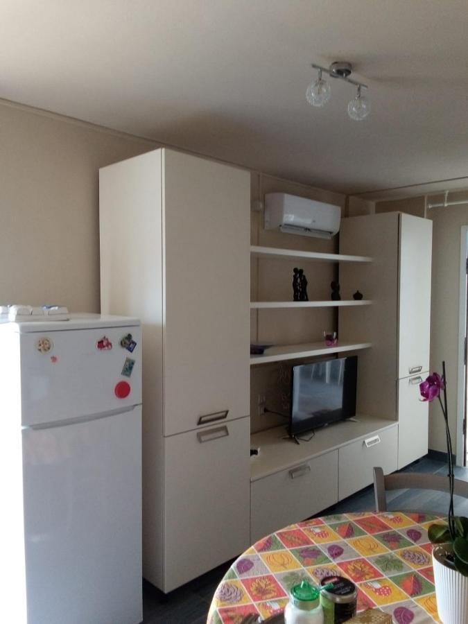 Swimming And Sun Apartment Gandosso Bagian luar foto