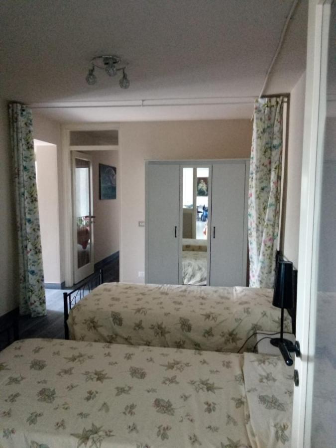 Swimming And Sun Apartment Gandosso Bagian luar foto