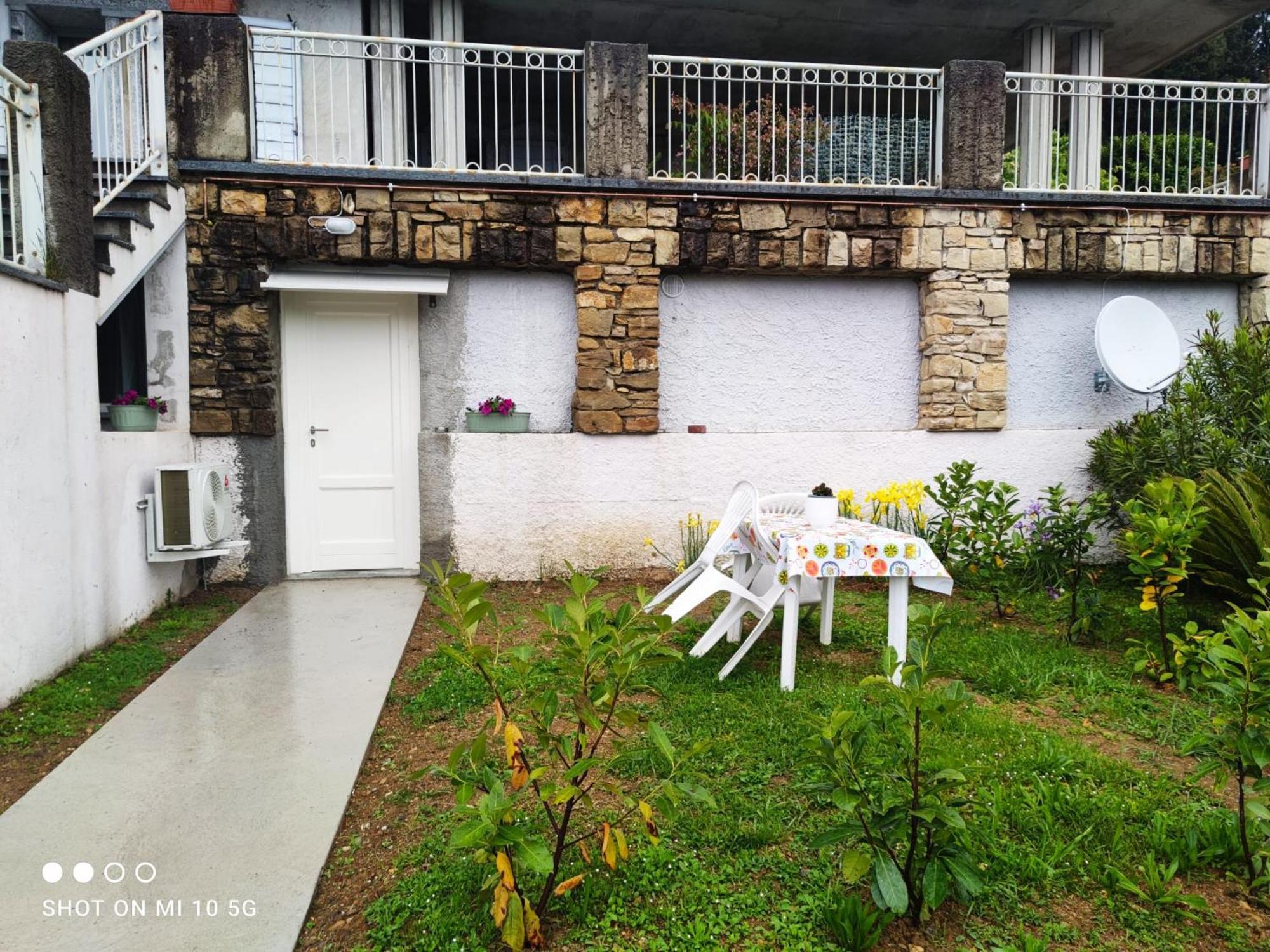 Swimming And Sun Apartment Gandosso Bagian luar foto